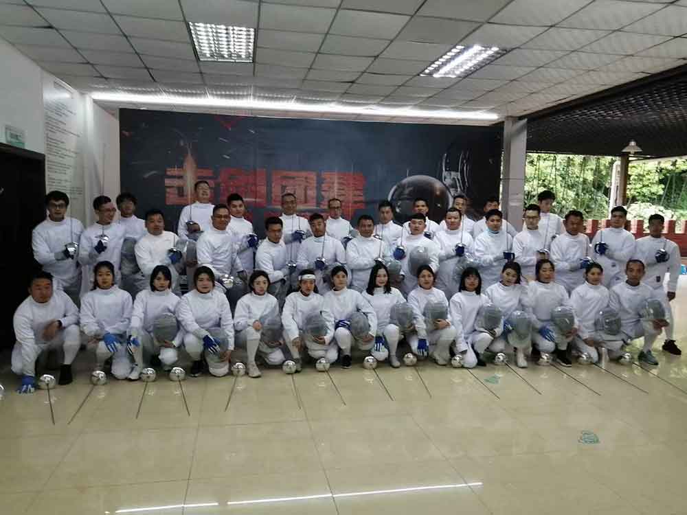 EMBA 户外拓展:在协作中淬炼